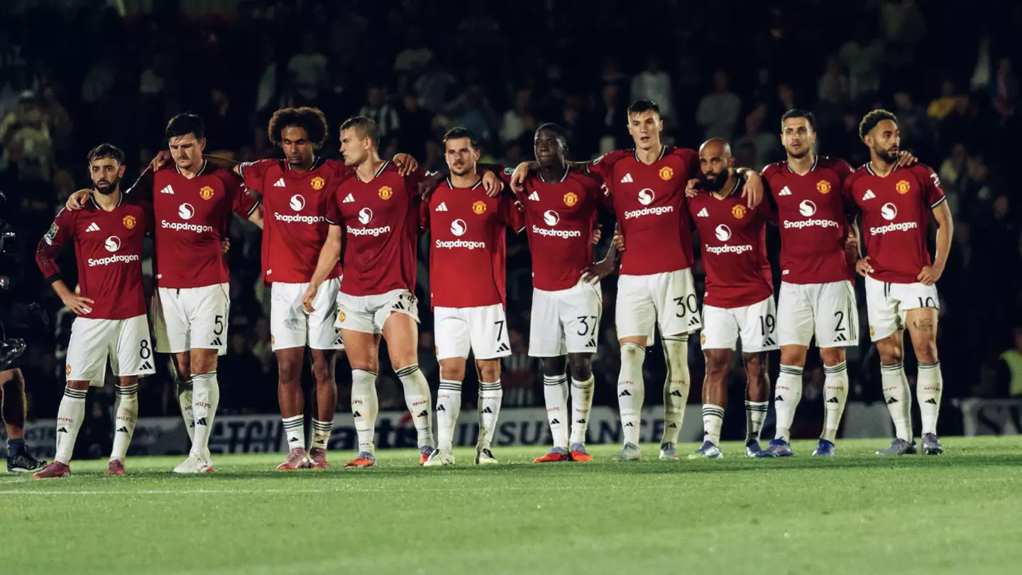 Dàn sao MU lầm lũi trở lại Carrington